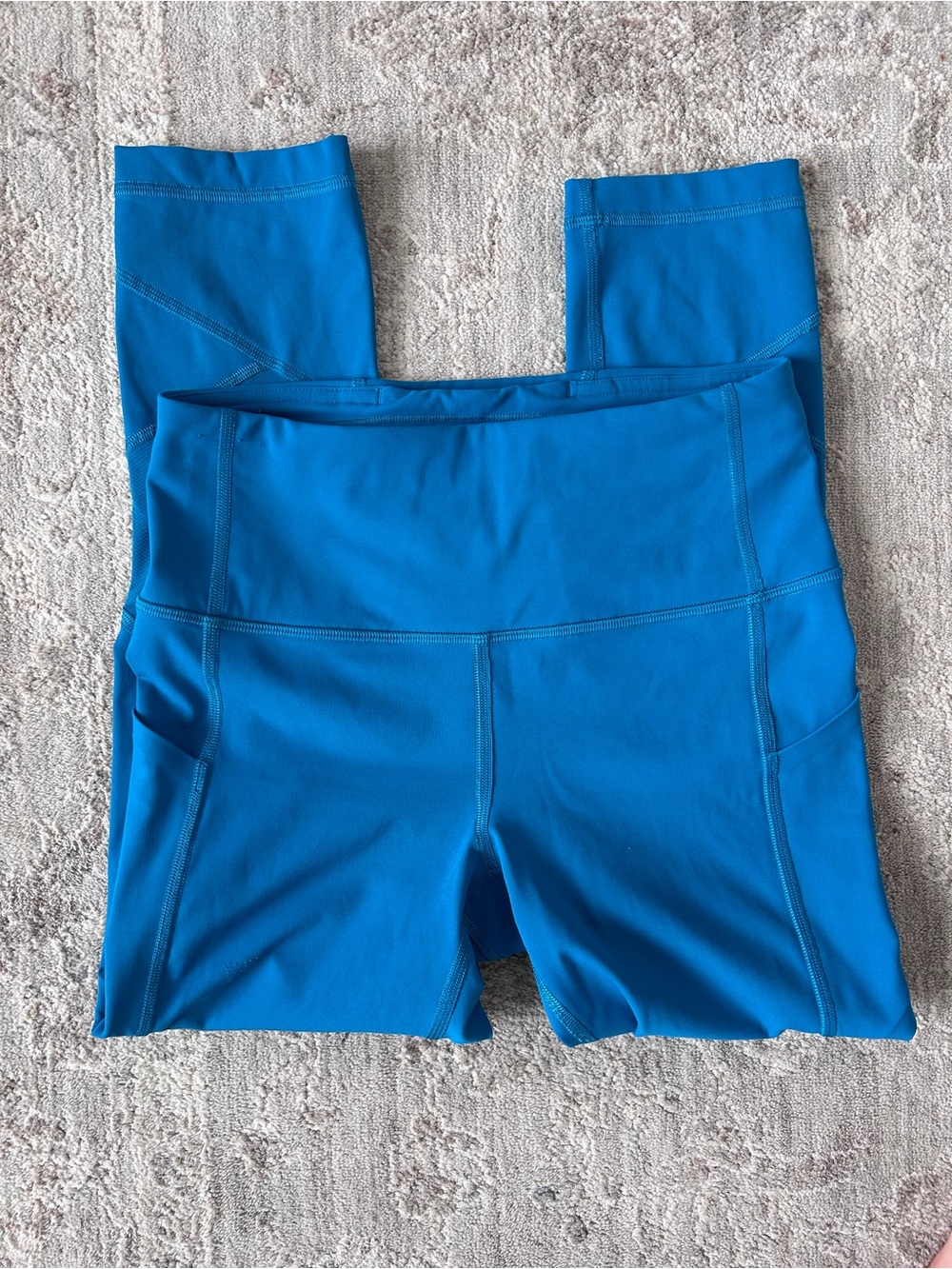 Lululemon Women’s Hawaiian Blue Sz 4 High Rise Leggings Crop 22” Inseam Athletic